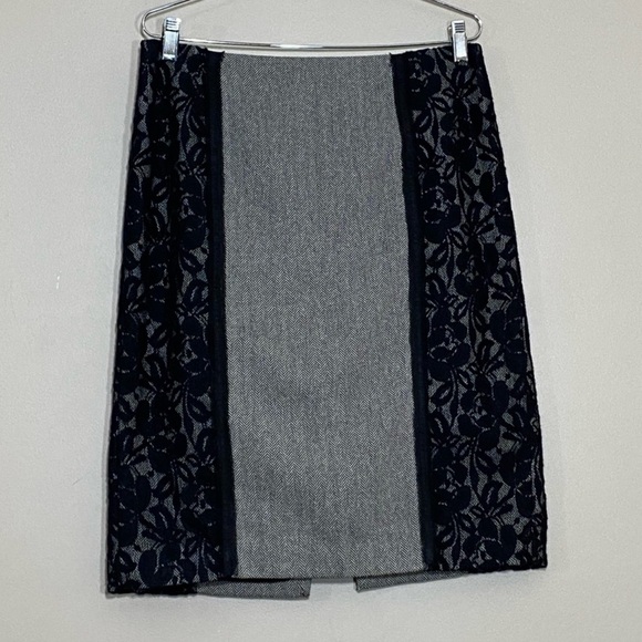 WHITE HOUSE BLACK MARKET || Gray Herringbone Lace Trim Wool Blend Skirt Sz 10 - Picture 1 of 5